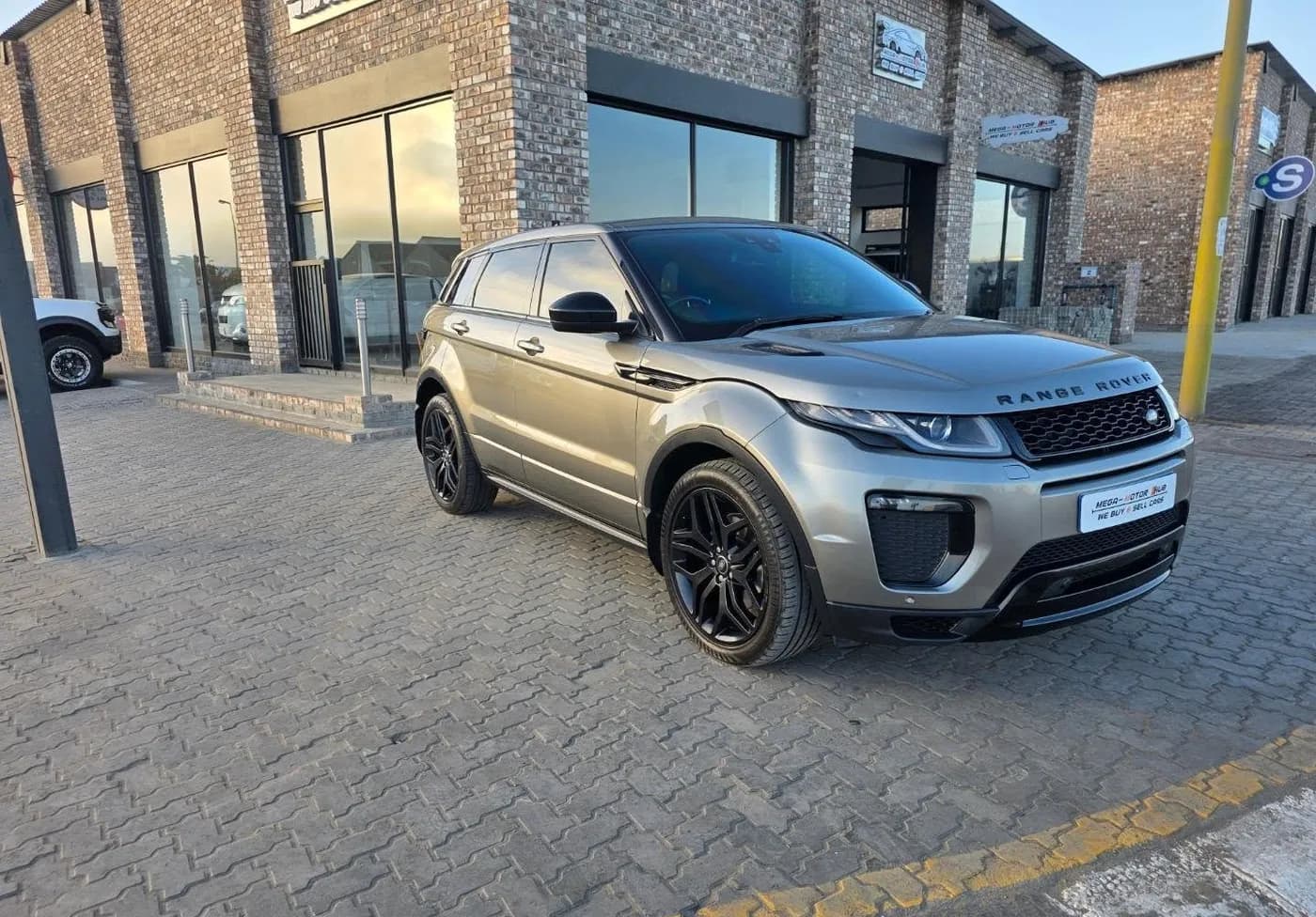 Land Rover RANGE ROVER EVOQUE HSE 2.0D A/T 4WD